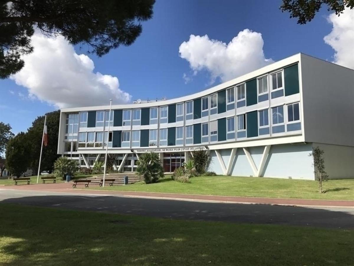 Apartment Residence Les Jardins De France Royan Buitenkant foto